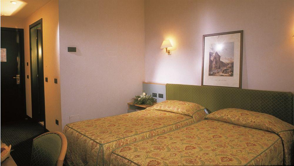 Rege Hotel San Donato Milanese Chambre photo