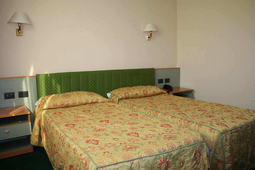 Rege Hotel San Donato Milanese Extérieur photo